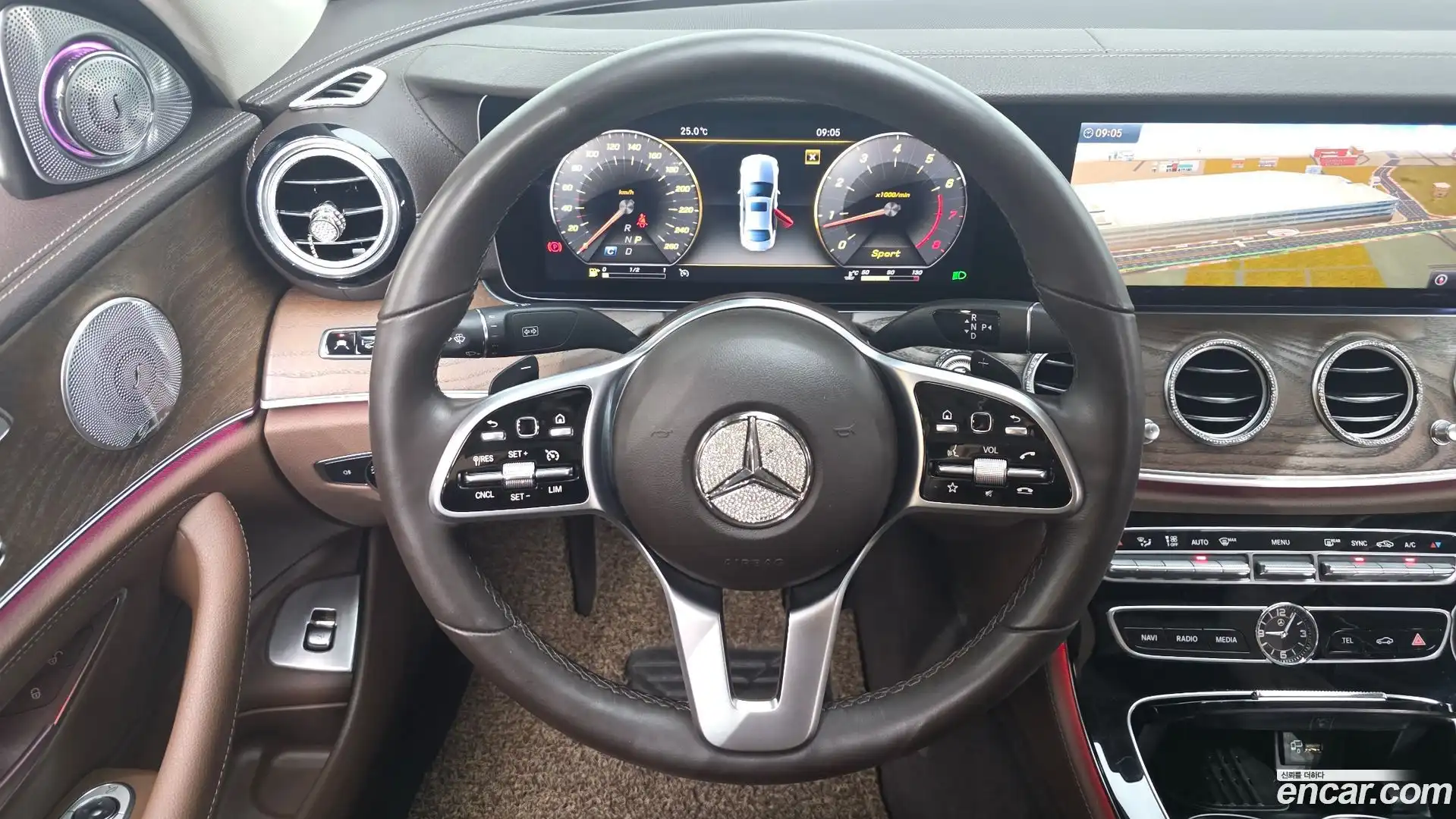 E-Class Mercedes-Benz 2018.9-OPTION-018