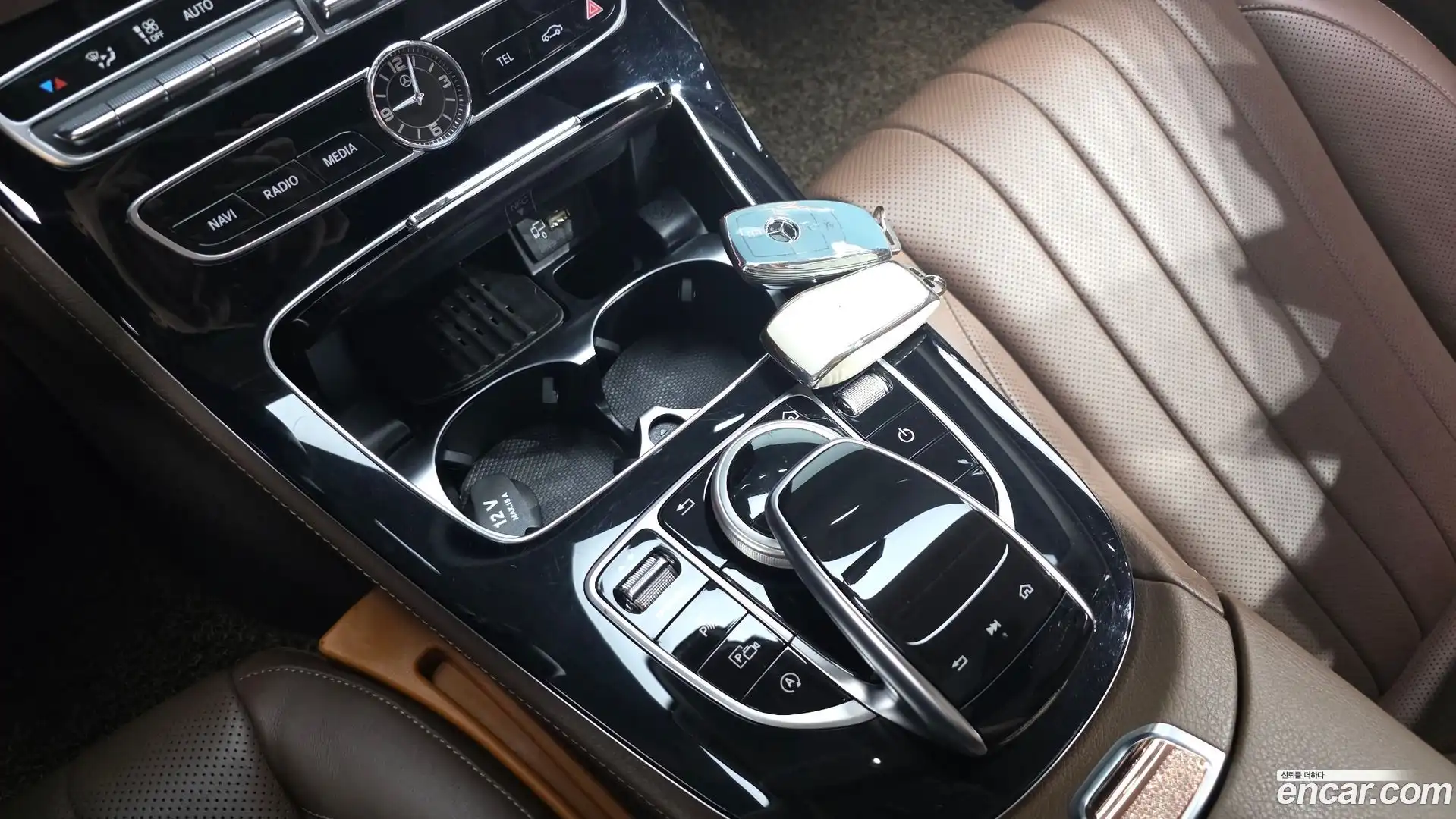 E-Class Mercedes-Benz 2018.9-OPTION-023