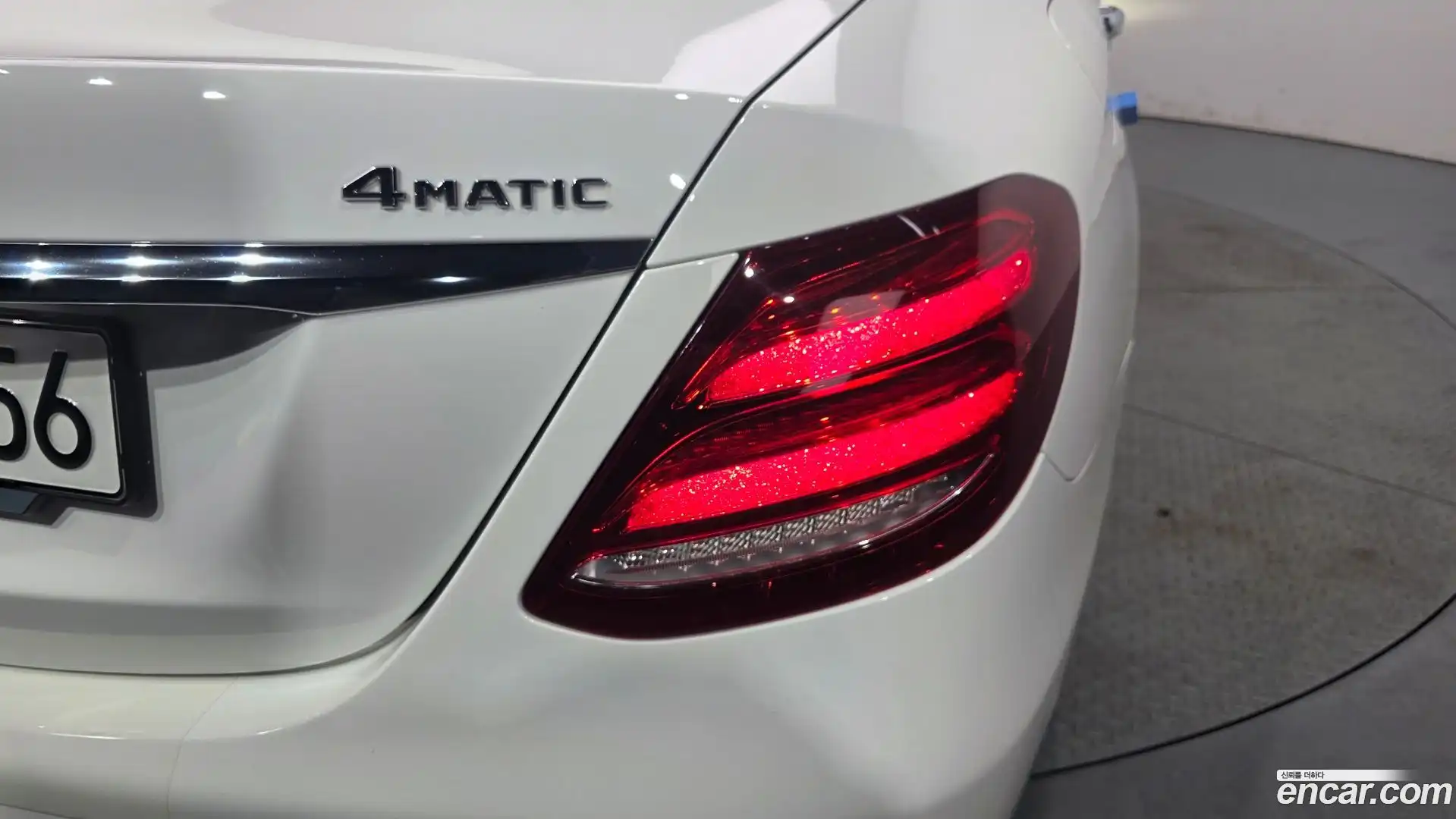 E-Class Mercedes-Benz 2018.9-OUTER-033