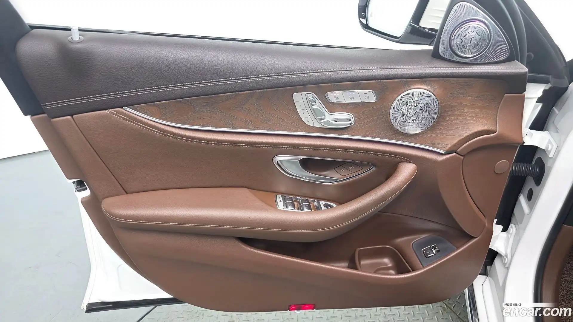 E-Class Mercedes-Benz 2018.9-INNER-034