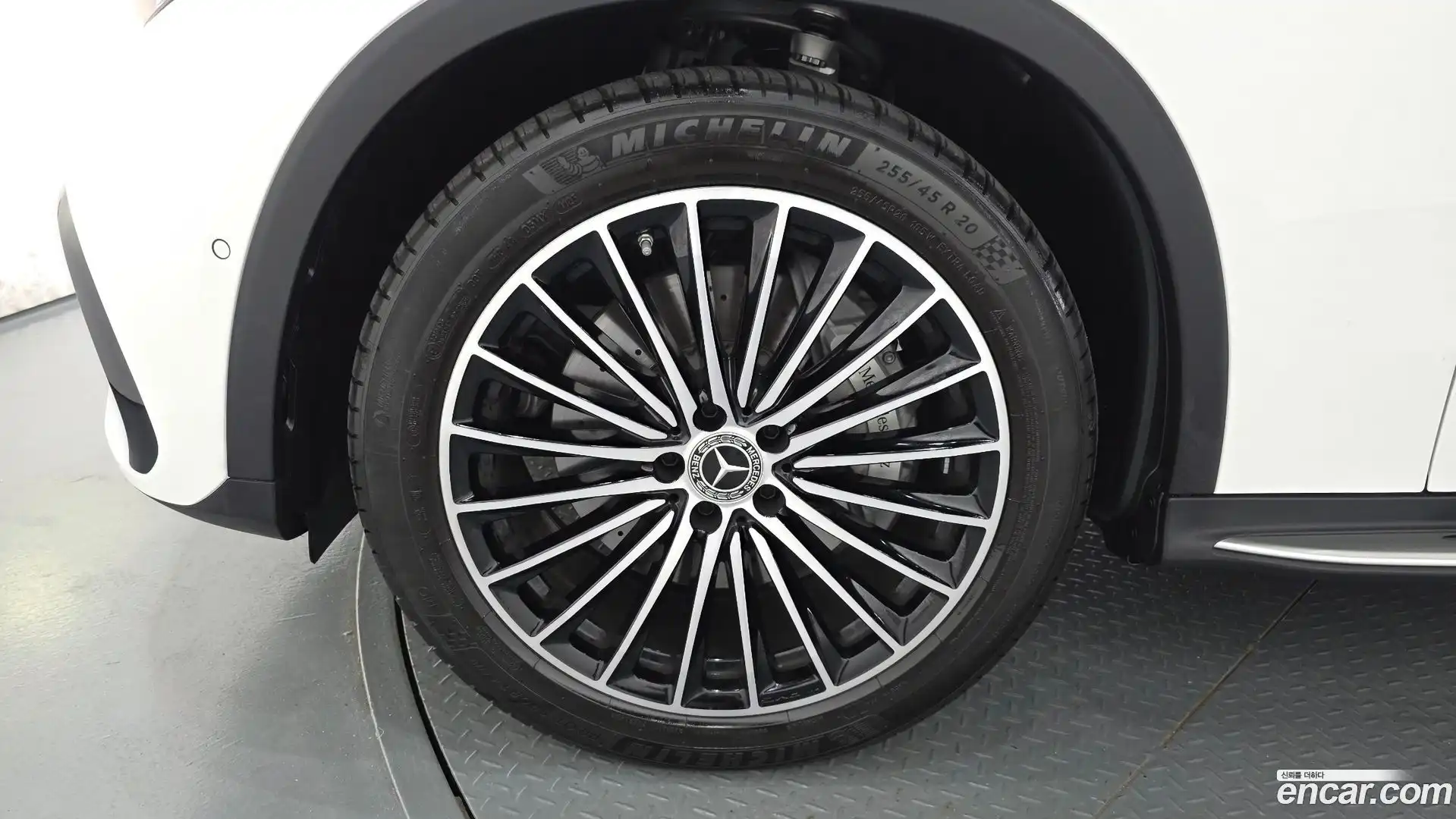 GLC-Class Mercedes-Benz 2025.8-OUTER-005