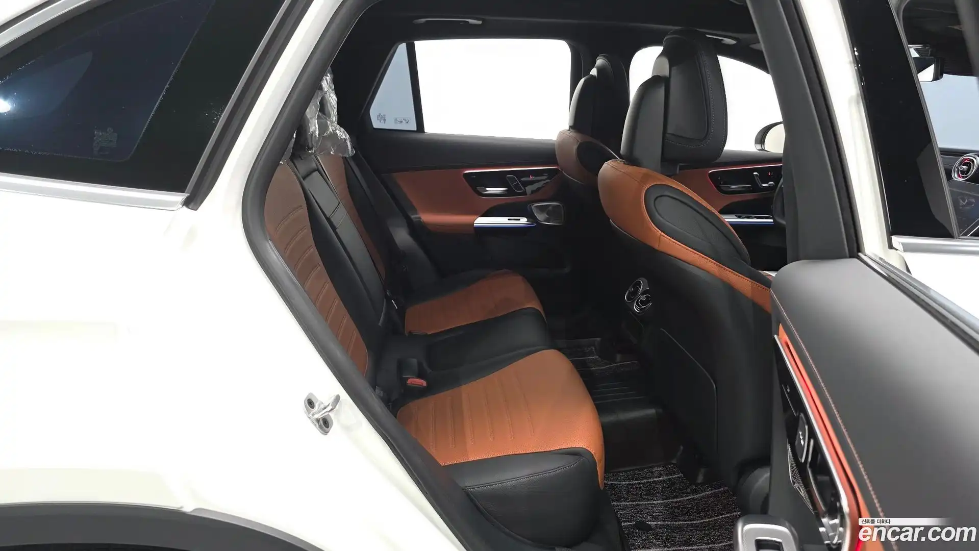 GLC-Class Mercedes-Benz 2025.8-OPTION-015