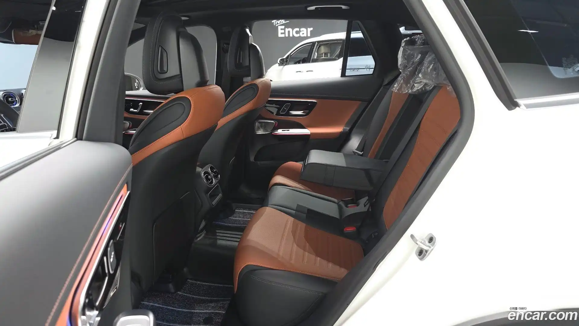 GLC-Class Mercedes-Benz 2025.8-OPTION-016