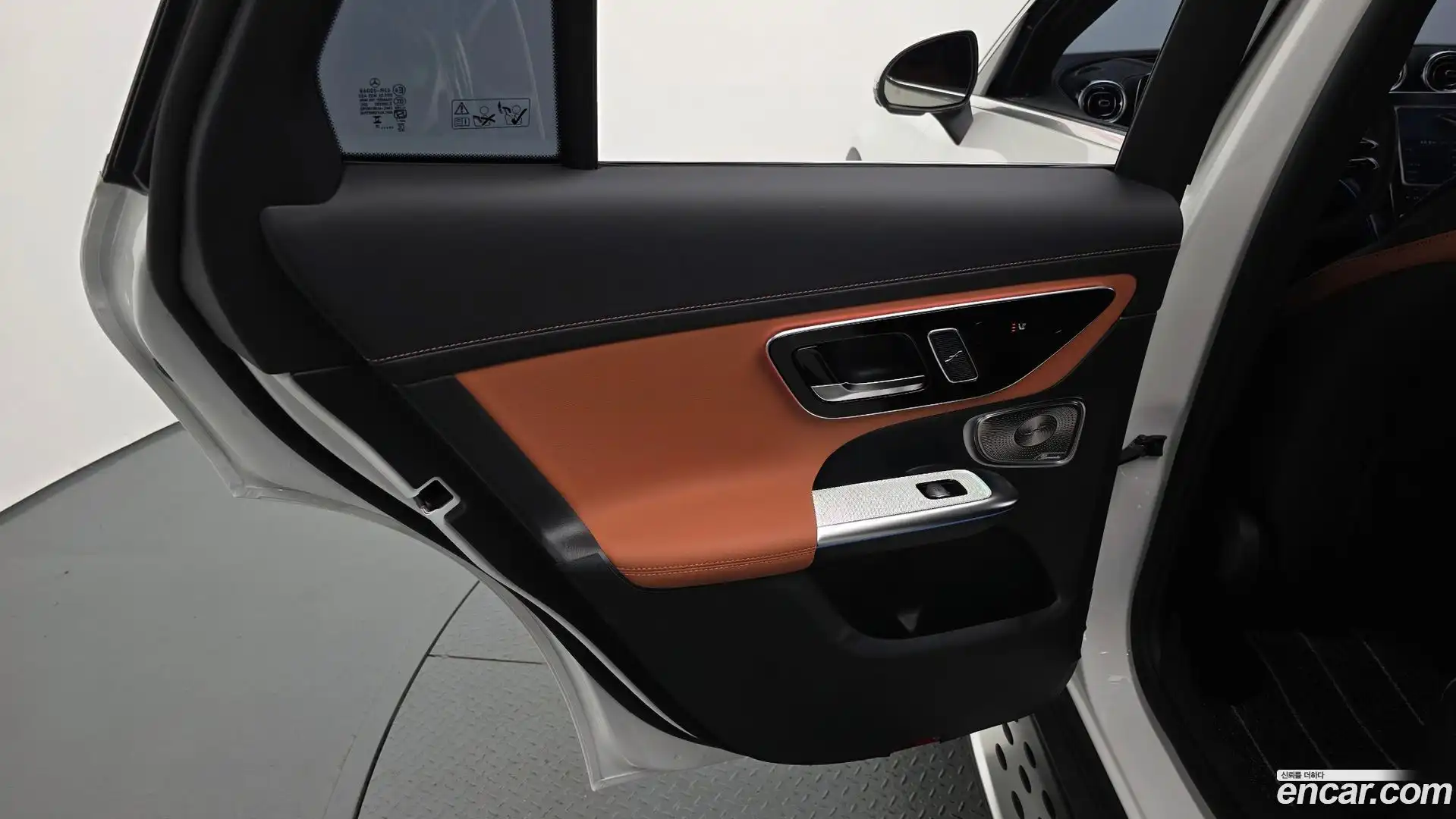 GLC-Class Mercedes-Benz 2025.8-INNER-035