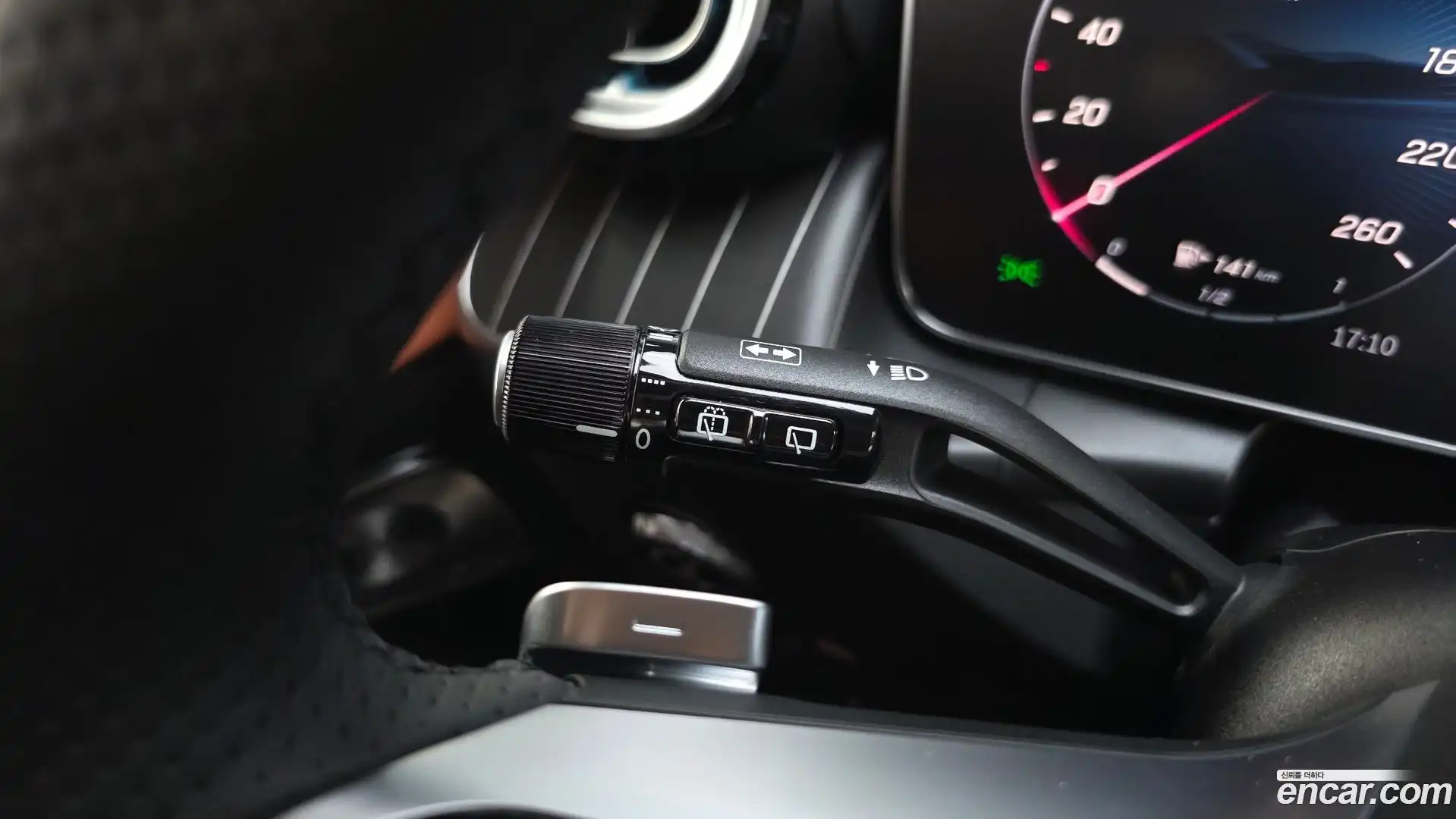 GLC-Class Mercedes-Benz 2025.8-OPTION-043