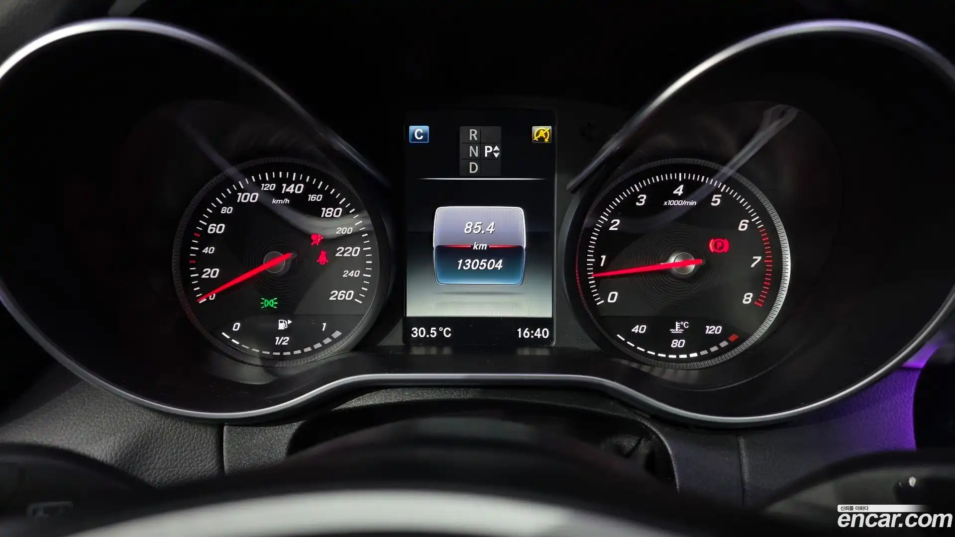 C-Class Mercedes-Benz 2017.4-INNER-008