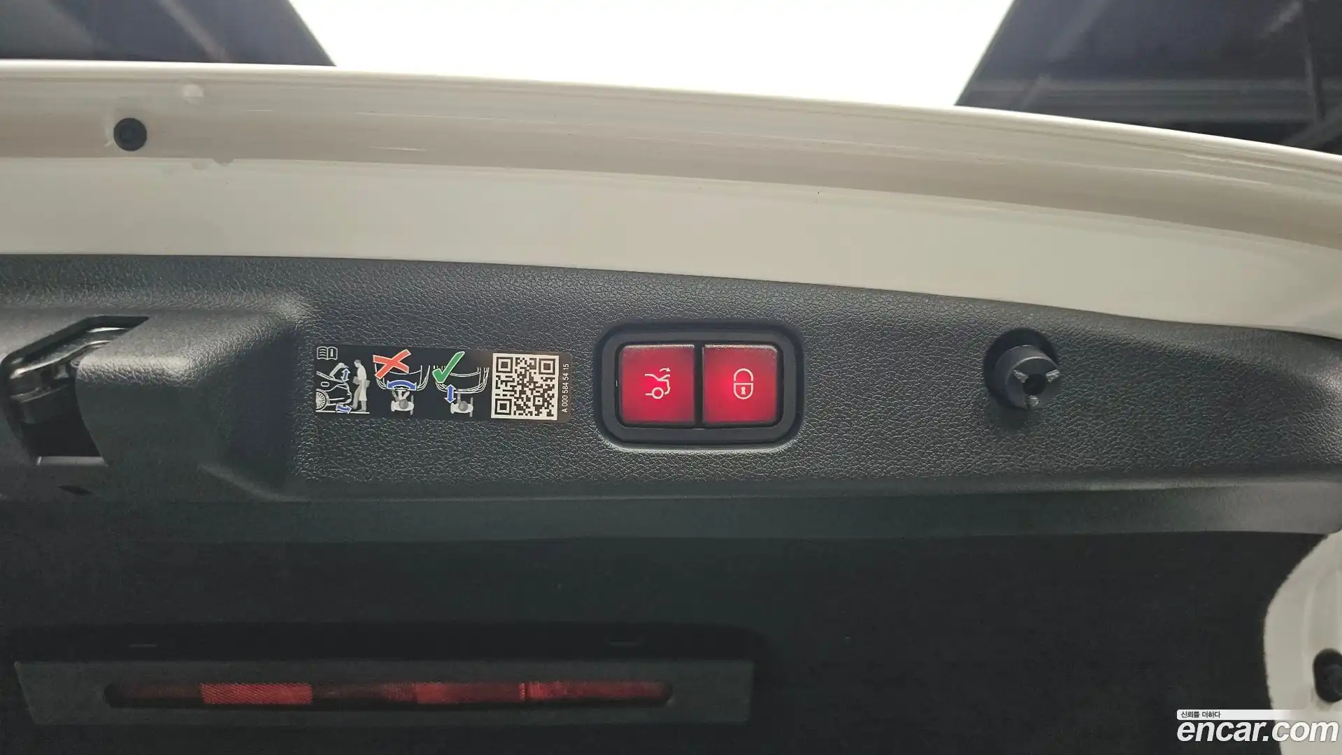 E-Class Mercedes-Benz 2025.4-OPTION-024