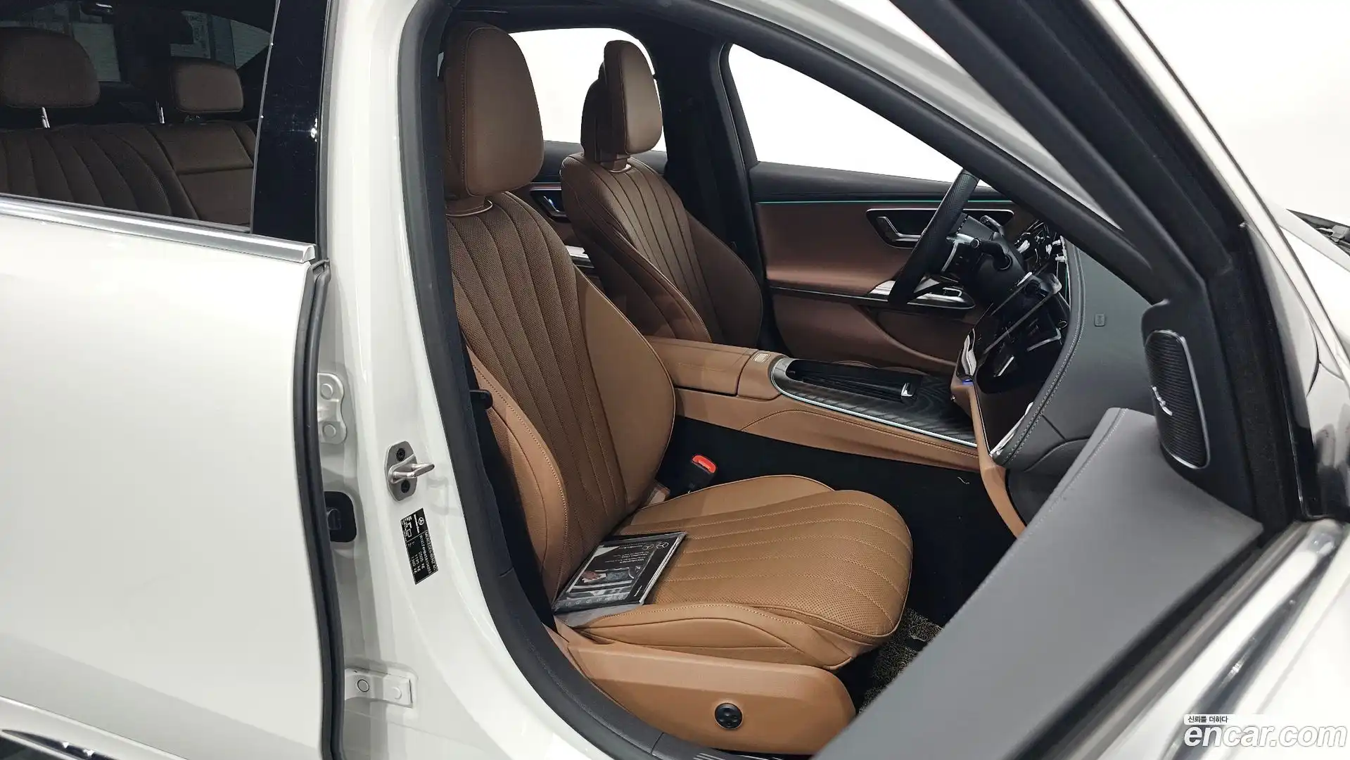 E-Class Mercedes-Benz 2025.4-INNER-036