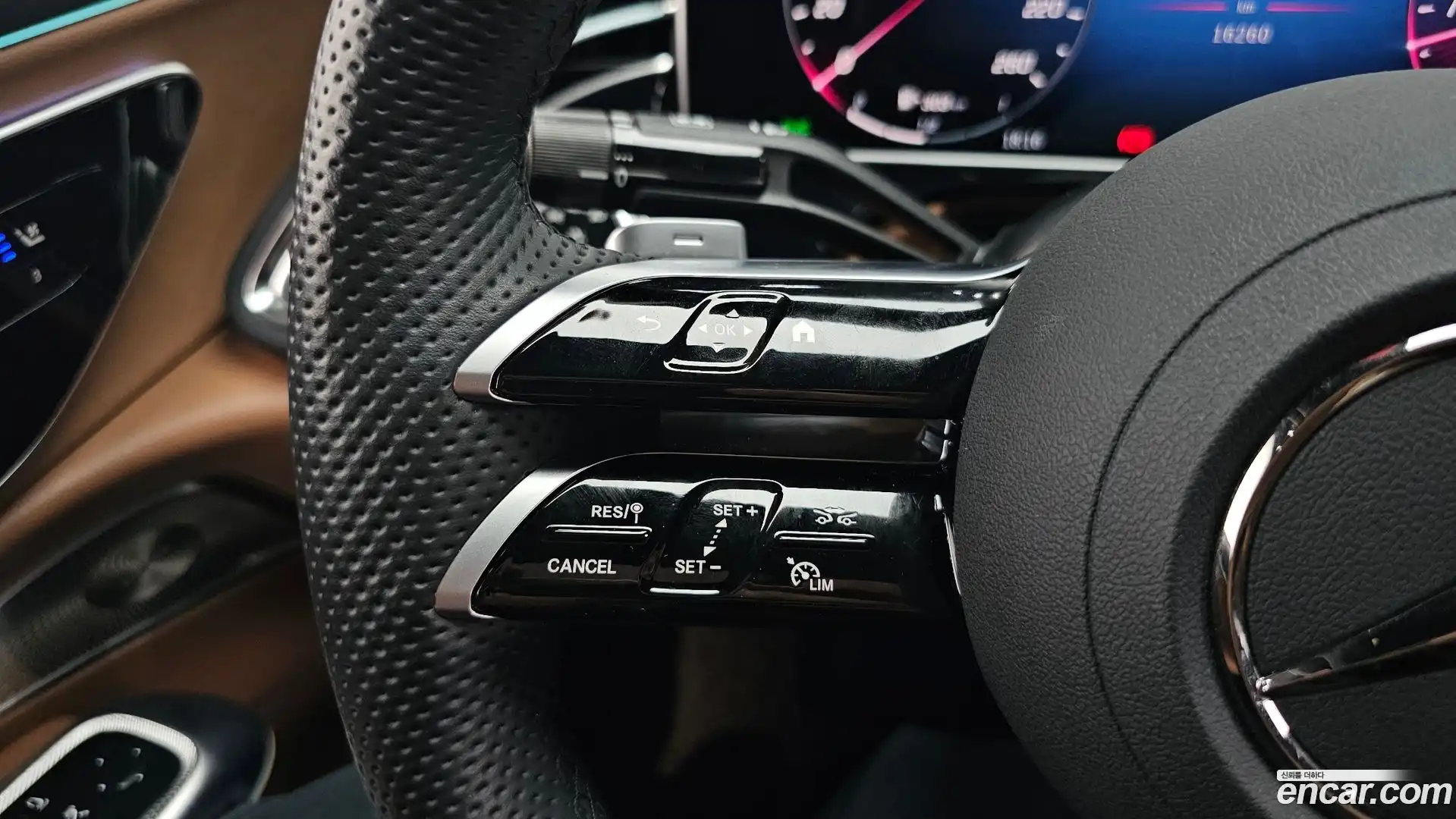 E-Class Mercedes-Benz 2025.4-OPTION-042