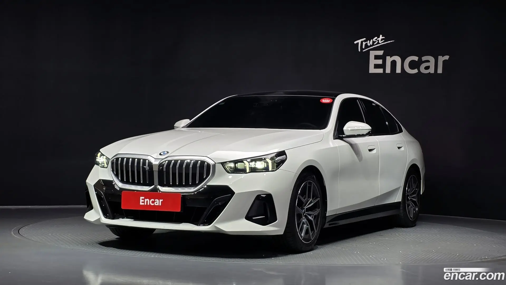 Main__Slider__Photo:5-Series BMW 2025.9-0