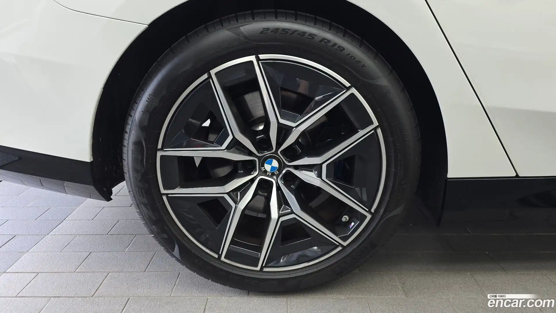 5-Series BMW 2025.9-OUTER-005