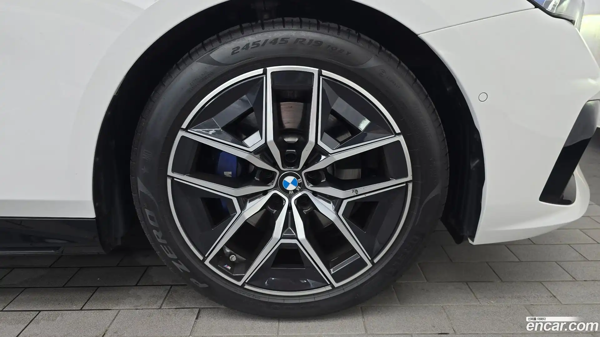 5-Series BMW 2025.9-OUTER-031