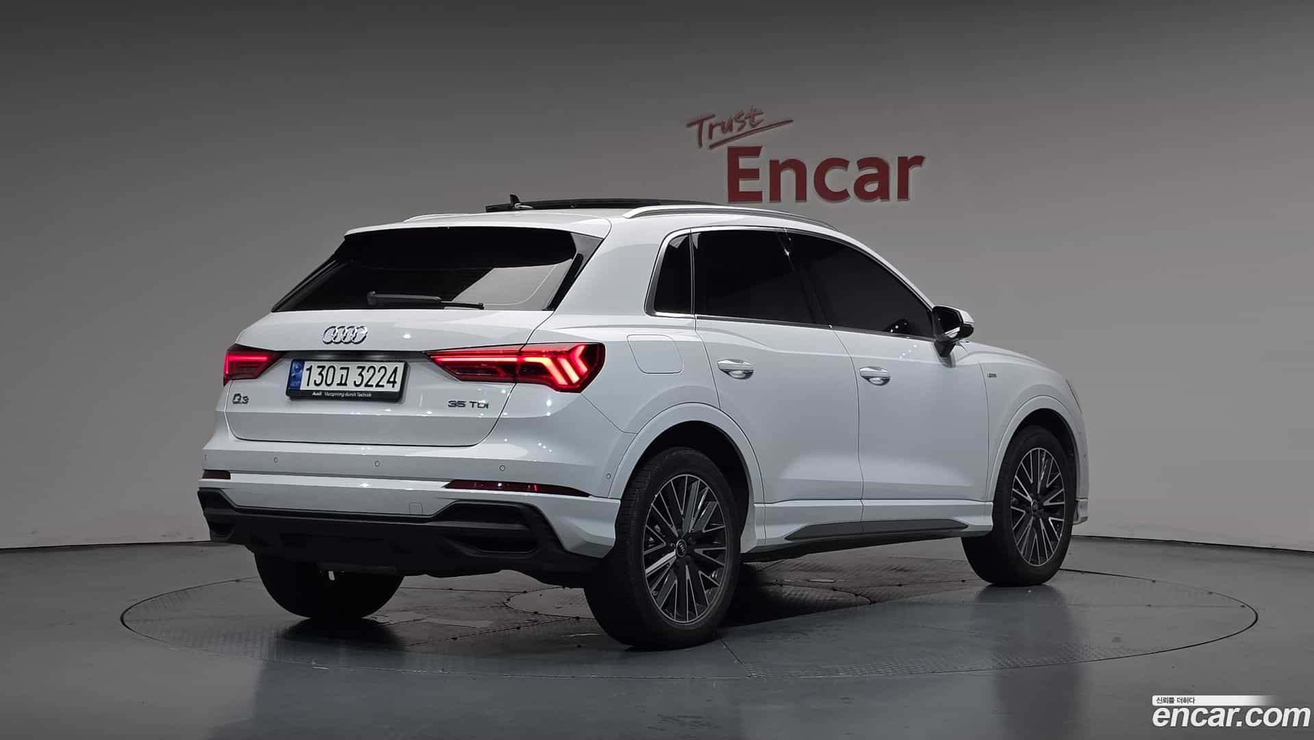 Q3 Audi 2023.2-OUTER-002