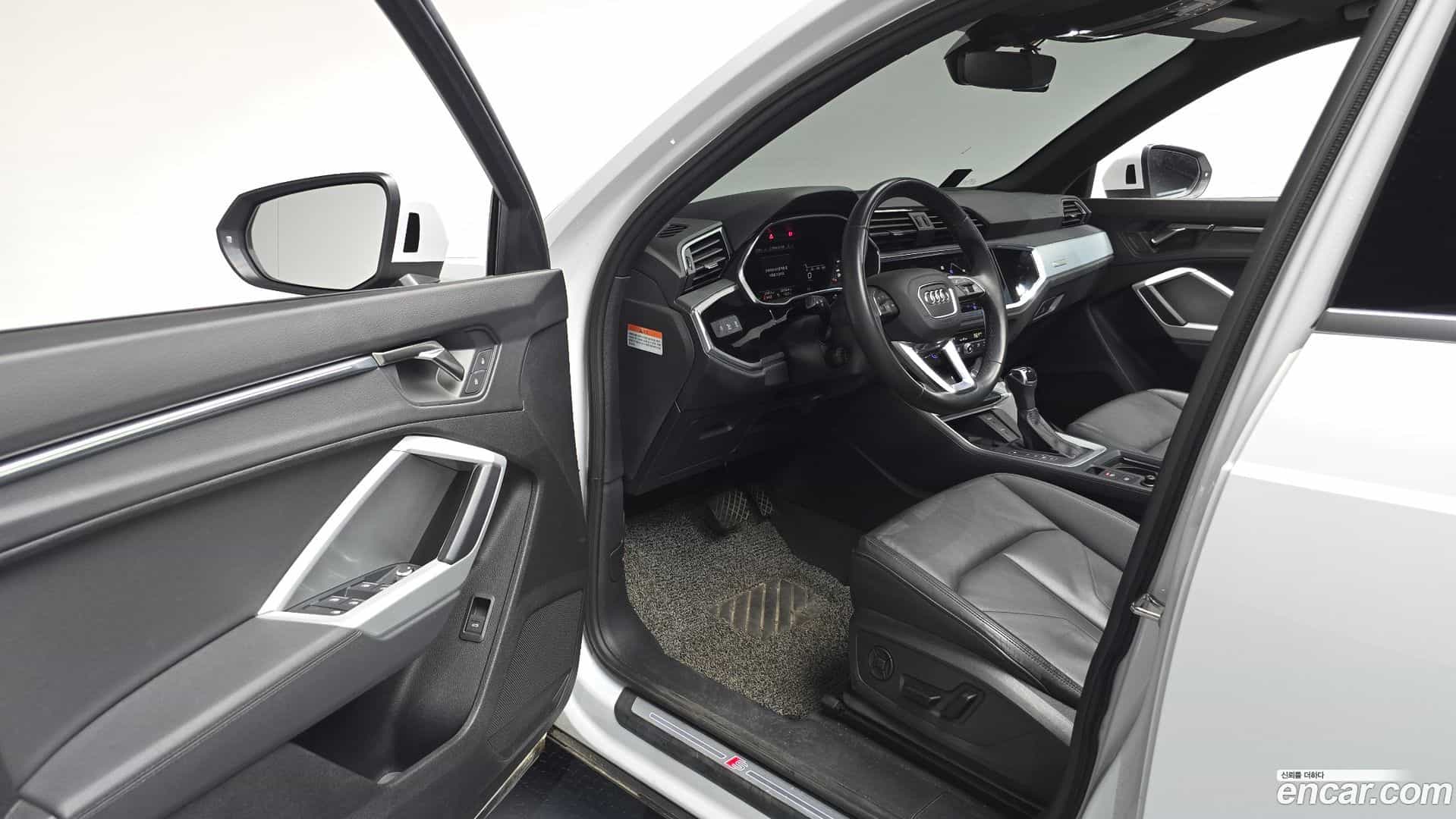 Q3 Audi 2023.2-INNER-010