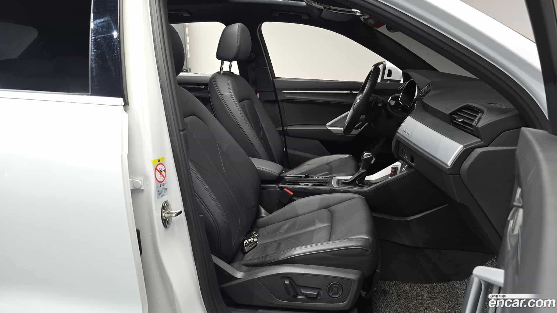 Q3 Audi 2023.2-OPTION-015