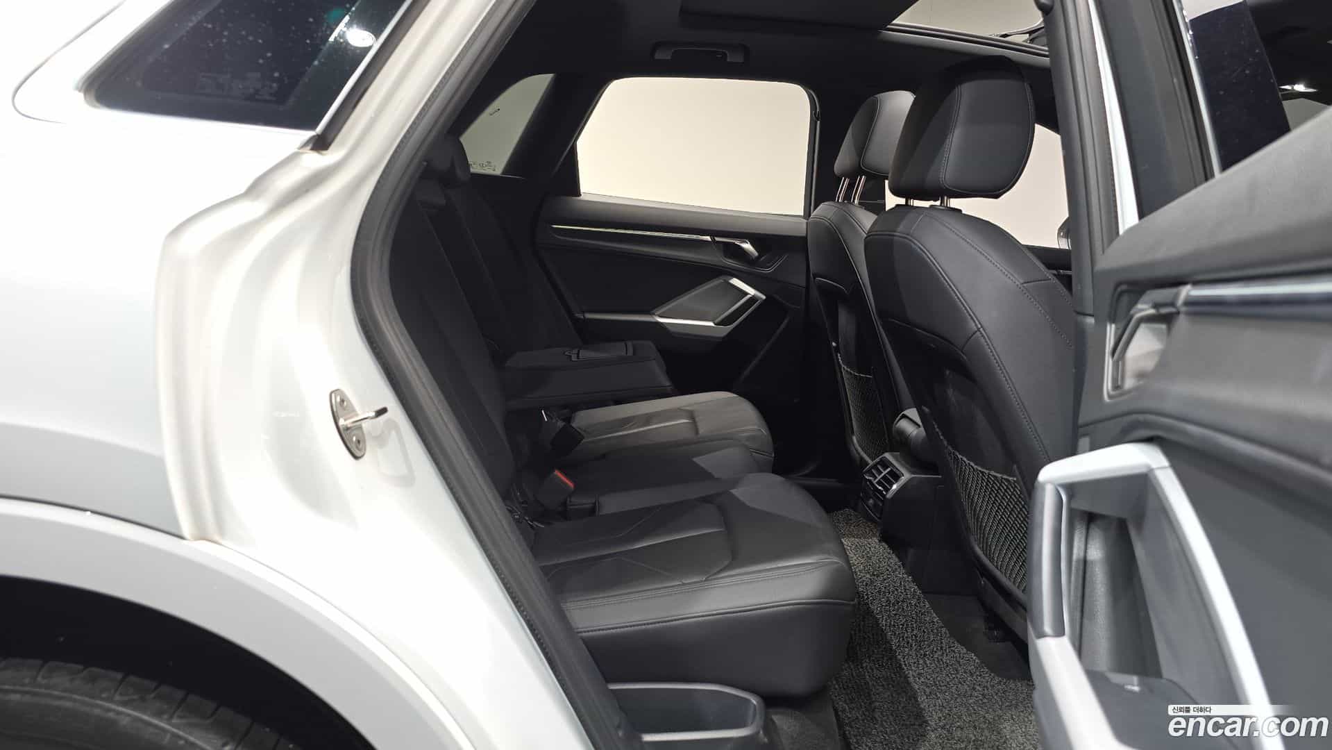 Q3 Audi 2023.2-OPTION-016