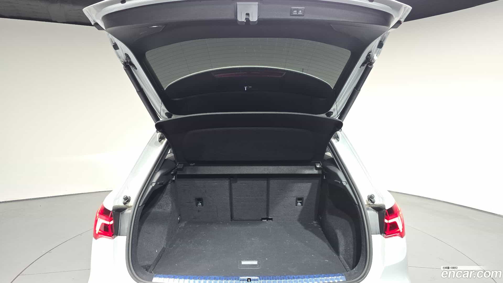 Q3 Audi 2023.2-OPTION-024