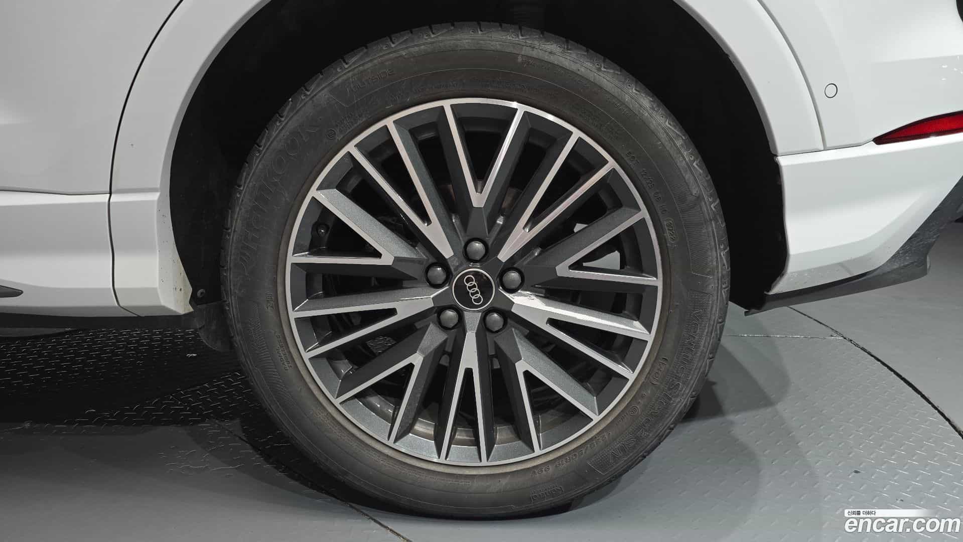 Q3 Audi 2023.2-OUTER-031