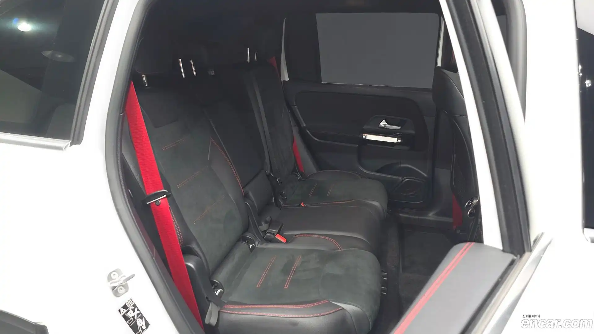 GLB-Class Mercedes-Benz 2023.8-OPTION-015