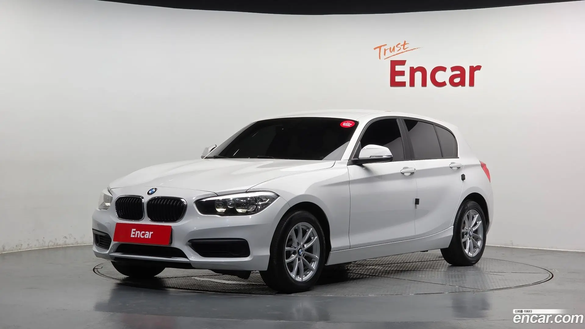 Main__Slider__Photo:1-Series BMW 2018.10-0