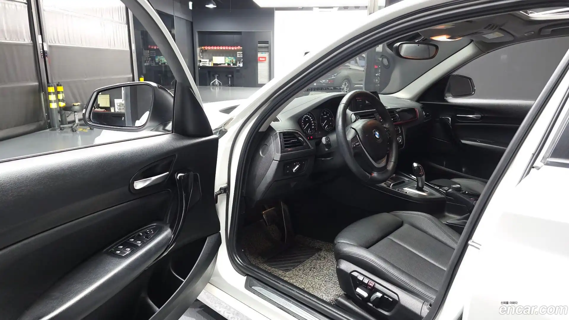 1-Series BMW 2018.11-INNER-010