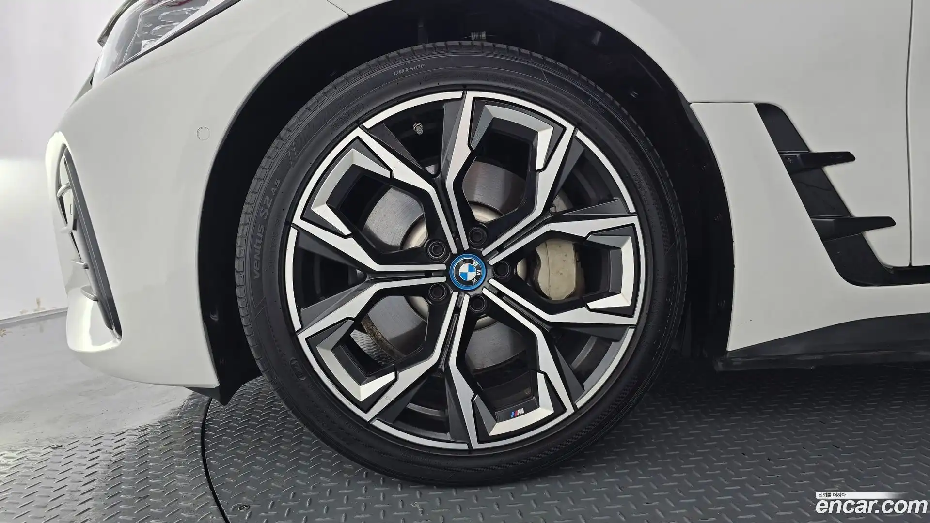 i4 BMW 2022.6-OUTER-005