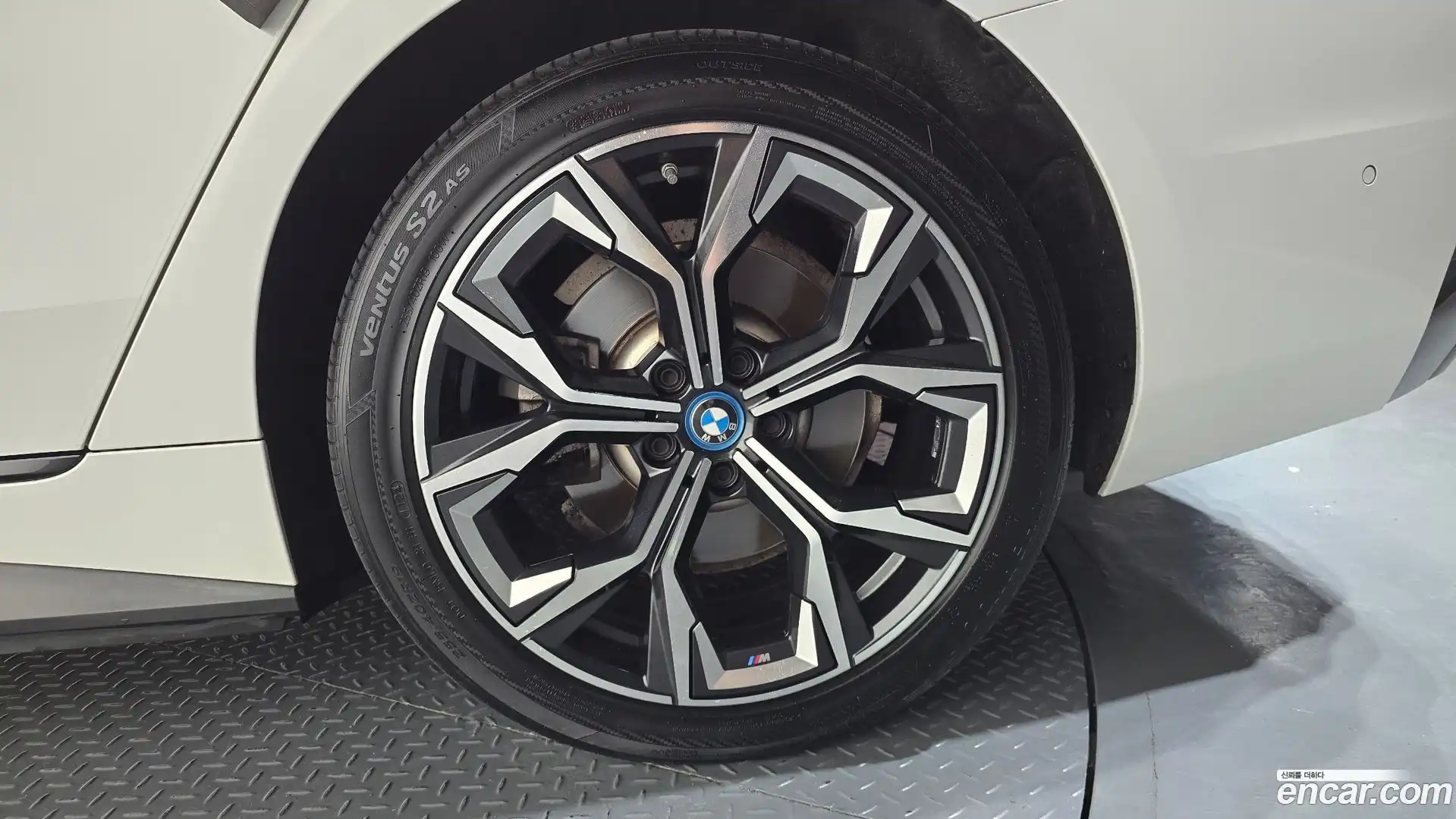 i4 BMW 2022.6-OUTER-031
