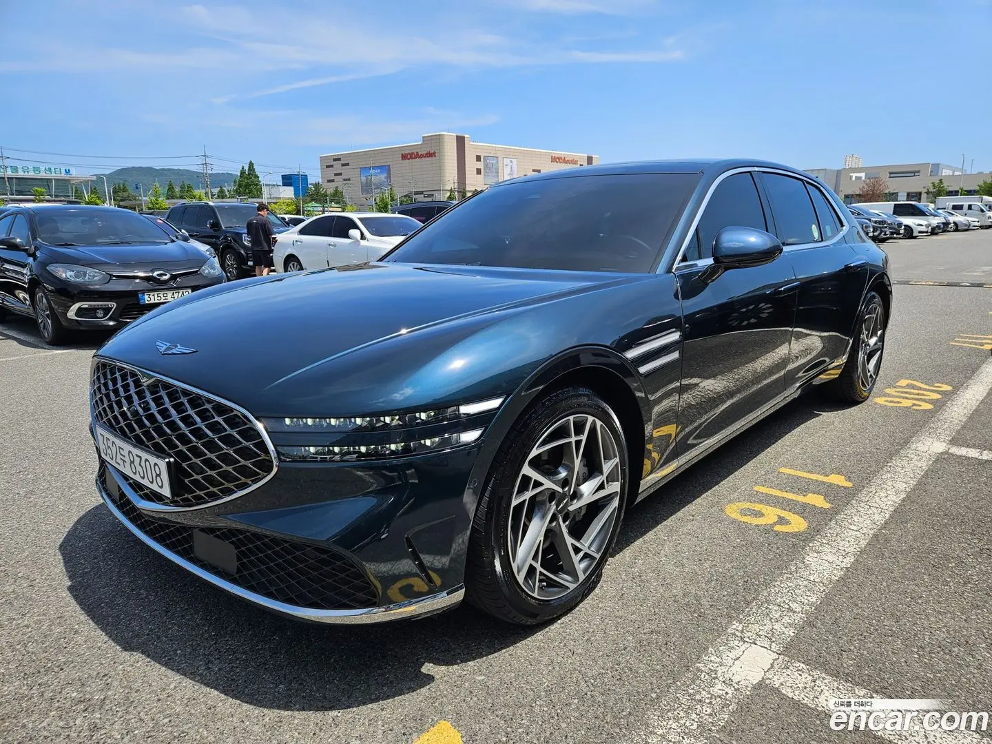 Main__Slider__Photo:G90 Genesis 2023.11-0