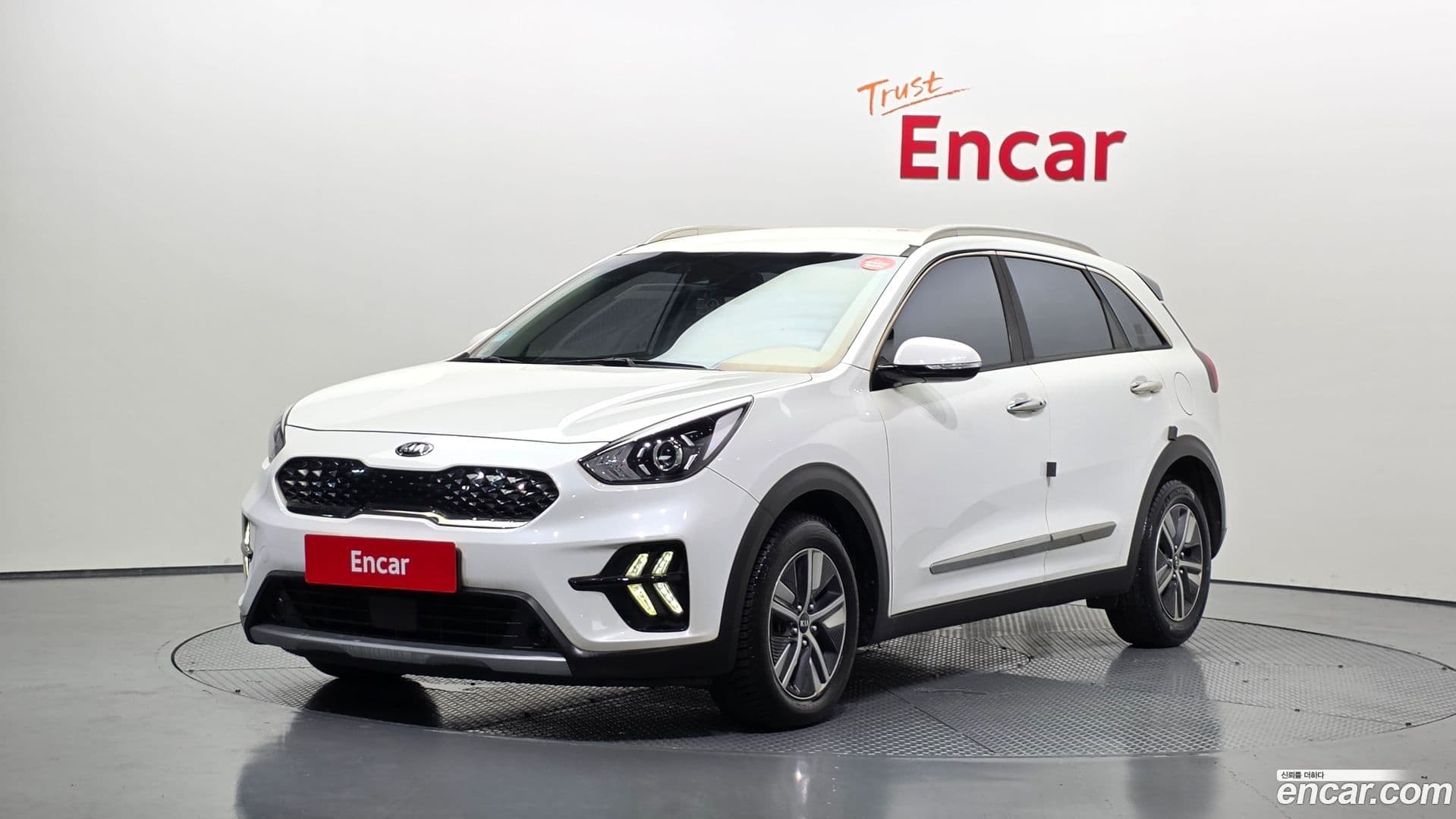 Main__Slider__Photo:Niro Kia 2021.1-0