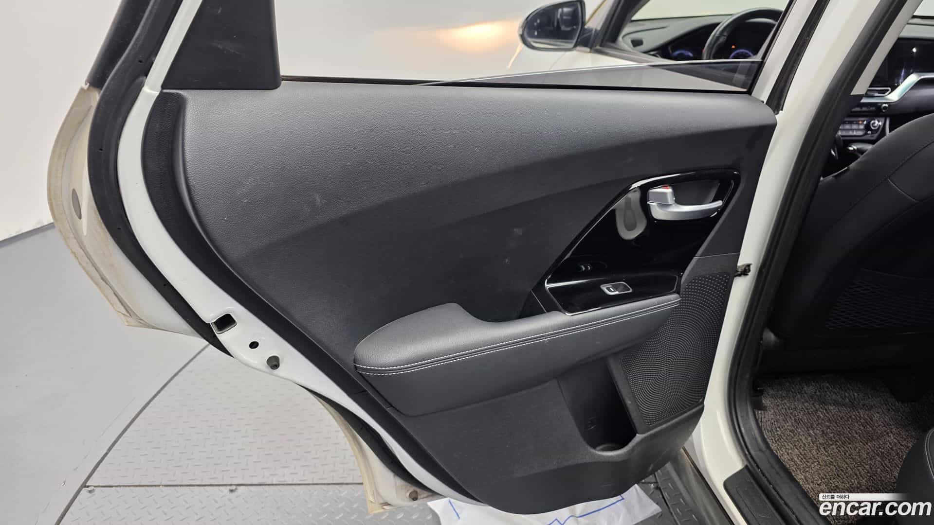 Niro Kia 2021.1-INNER-034