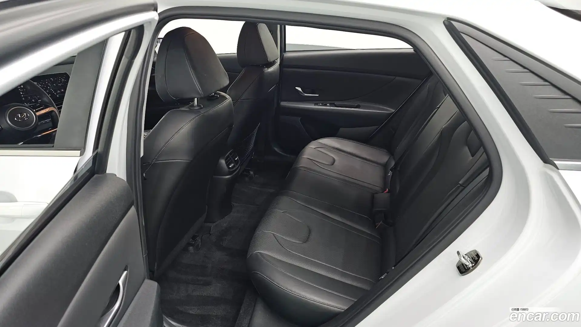 AVANTE Hyundai 2021.0-OPTION-016