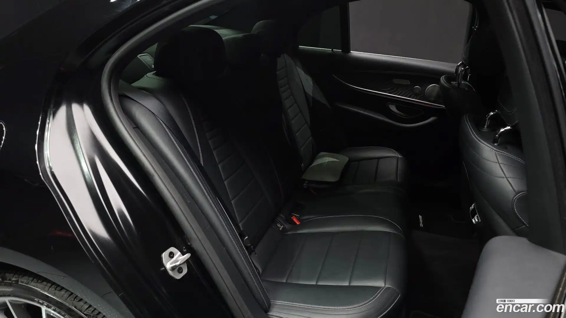 E-Class Mercedes-Benz 2021.8-OPTION-015