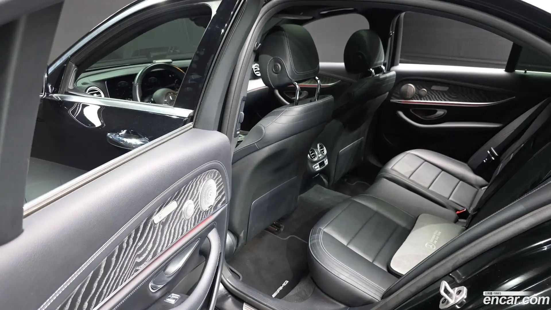 E-Class Mercedes-Benz 2021.8-OPTION-016