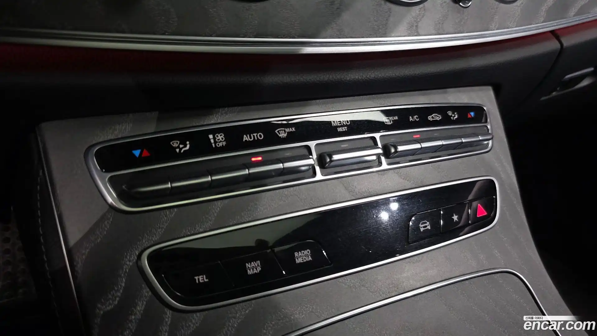 E-Class Mercedes-Benz 2021.8-OPTION-020