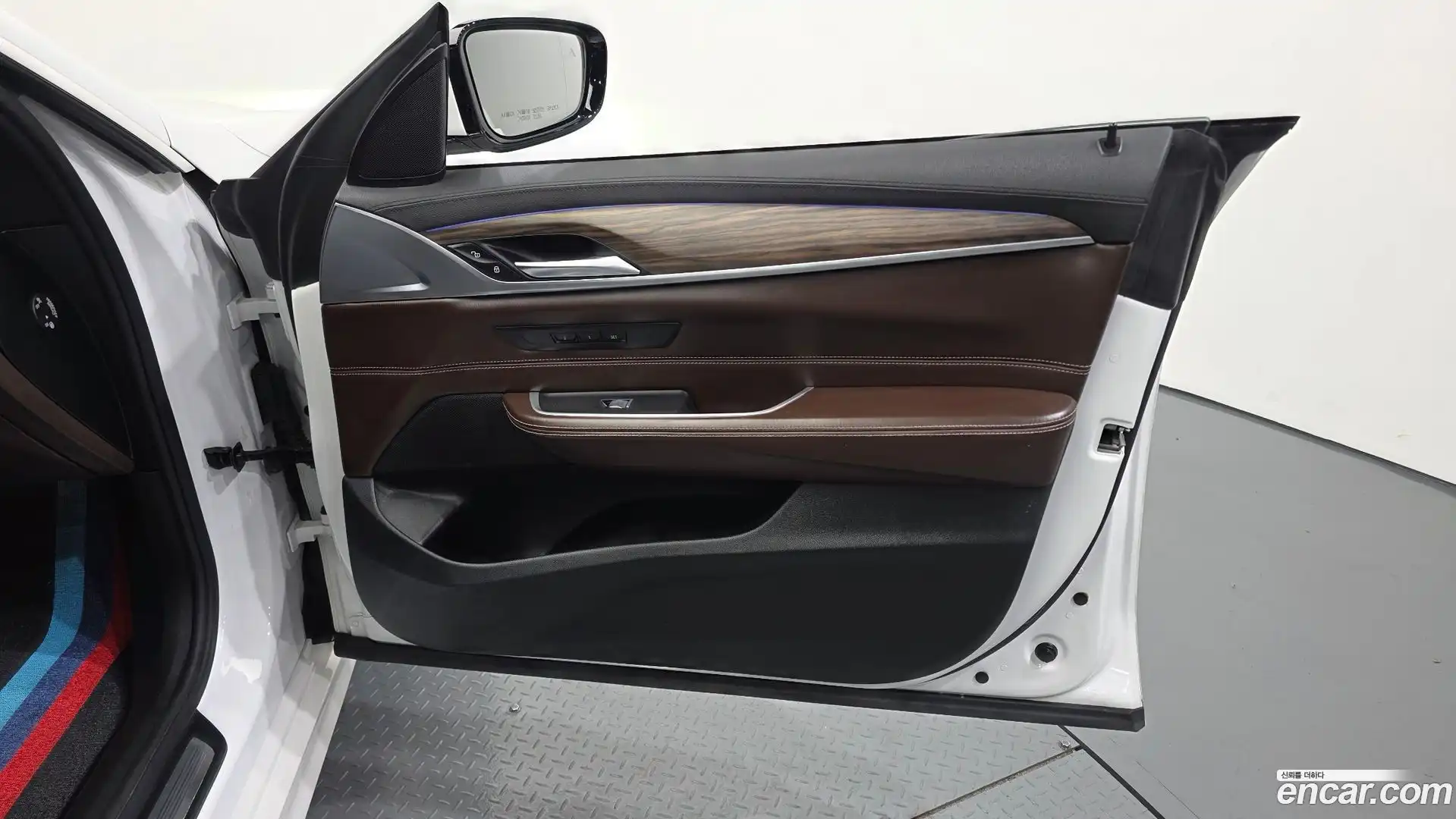 Gran Turismo BMW 2020.0-INNER-034