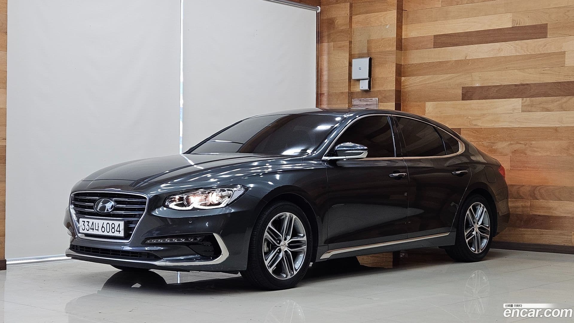 Main__Slider__Photo:Grandeur Hyundai 2019.7-0