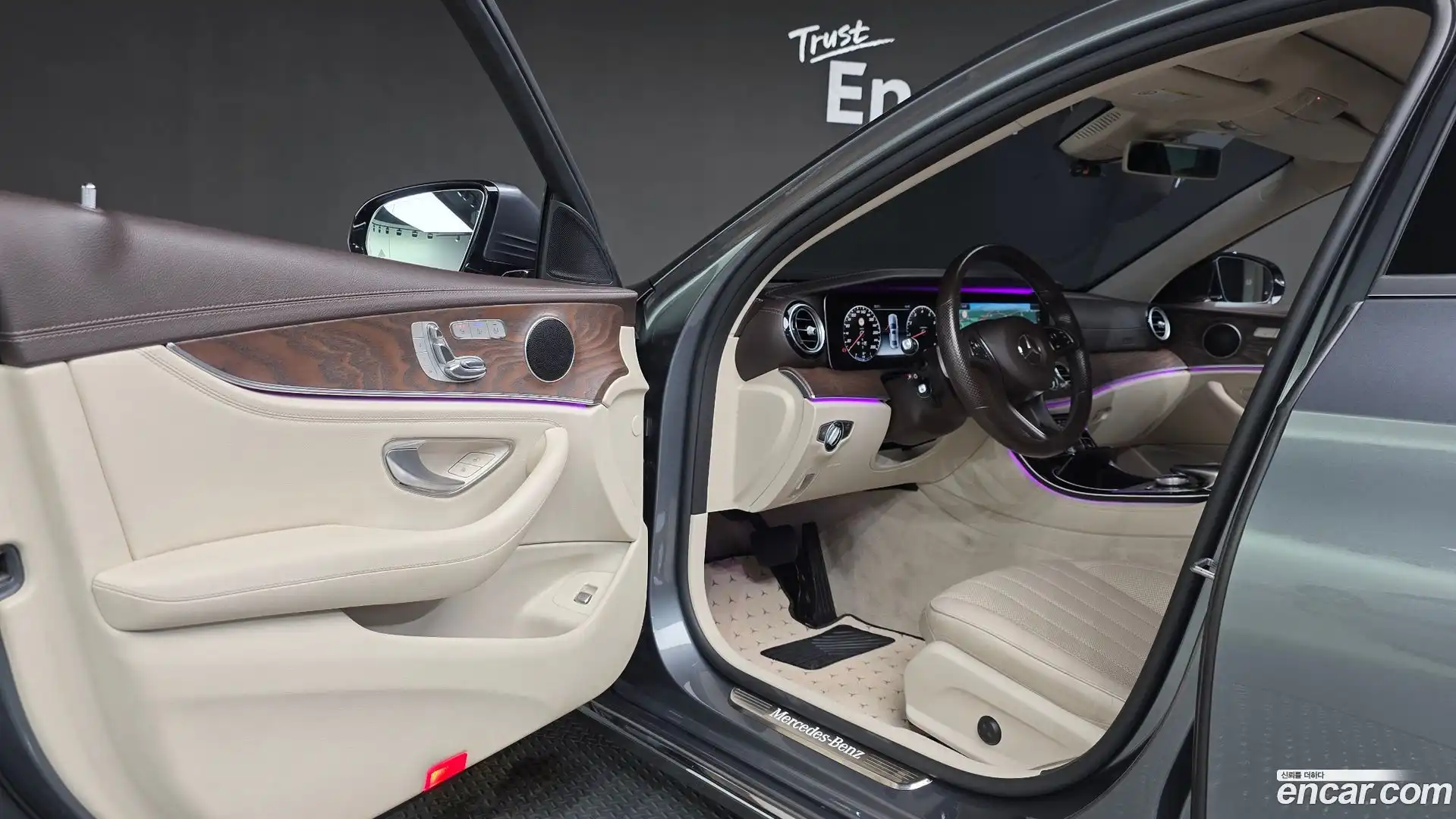 E-Class Mercedes-Benz 2016.6-INNER-010