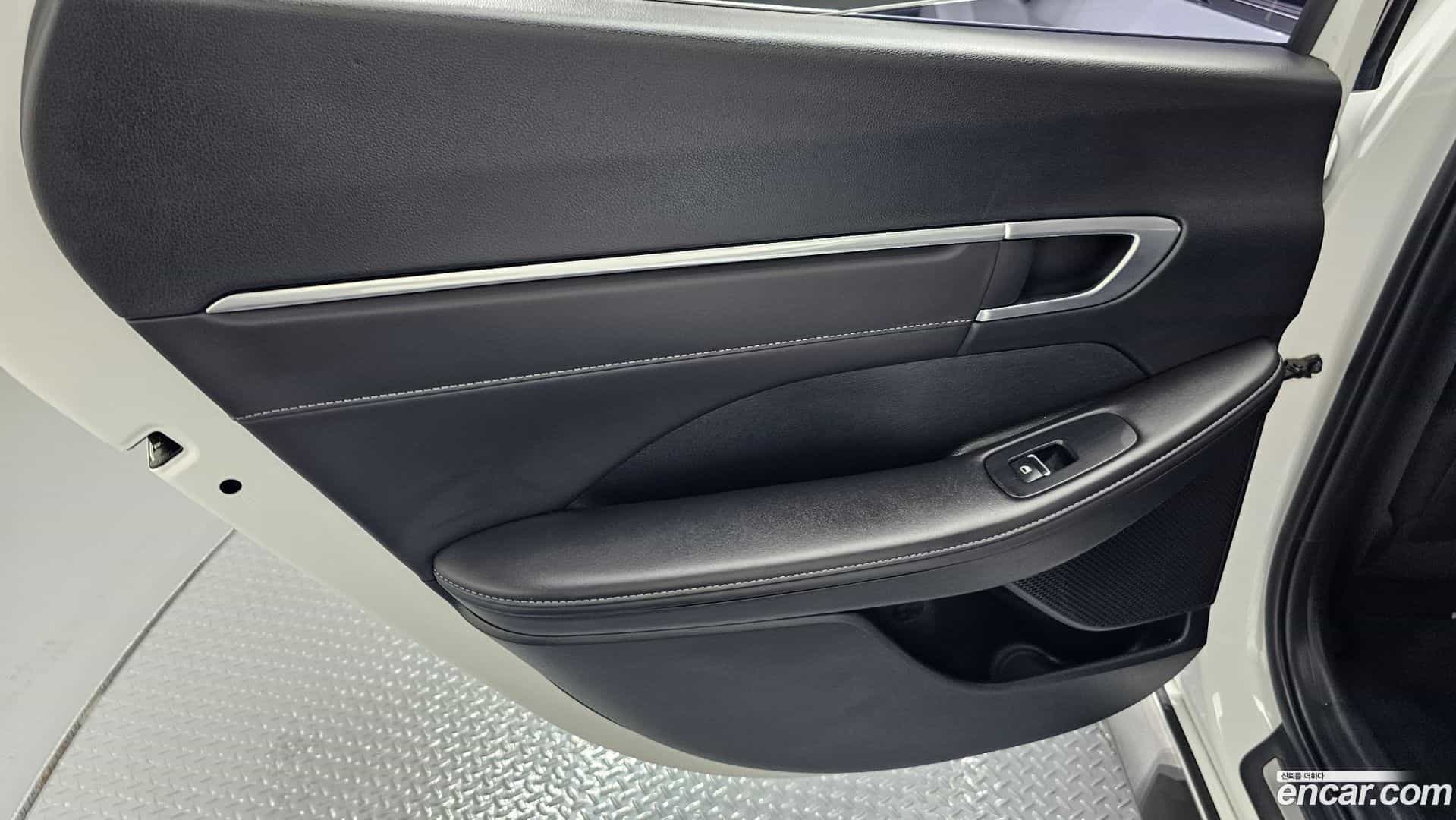 Sonata Hyundai 2023.1-INNER-035