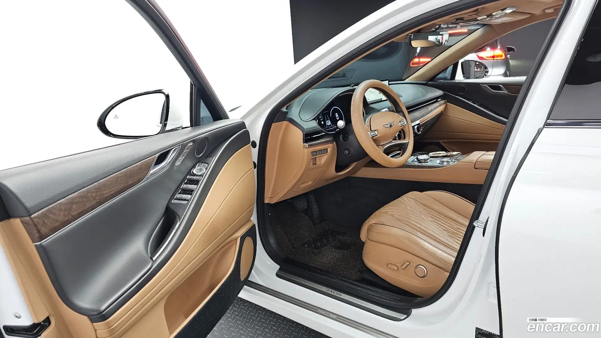 G80 Genesis 2023.0-INNER-010