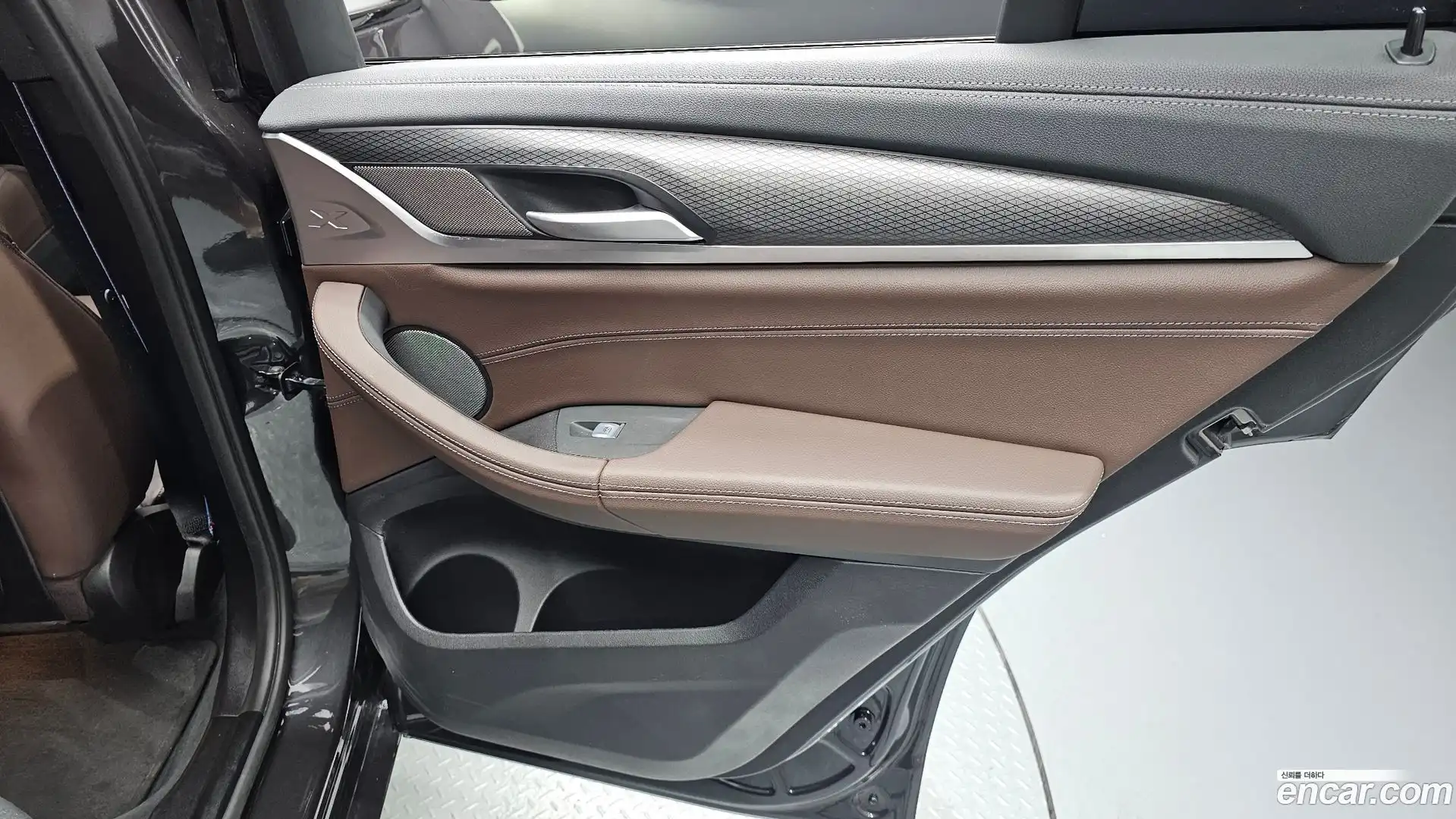 X4 BMW 2023.1-INNER-035