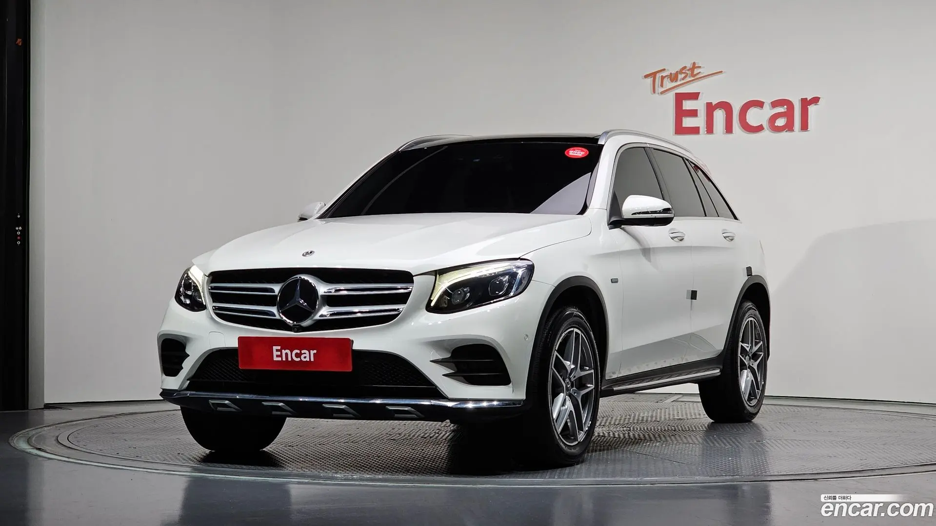 Main__Slider__Photo:GLC-Class Mercedes-Benz 2018.11-0