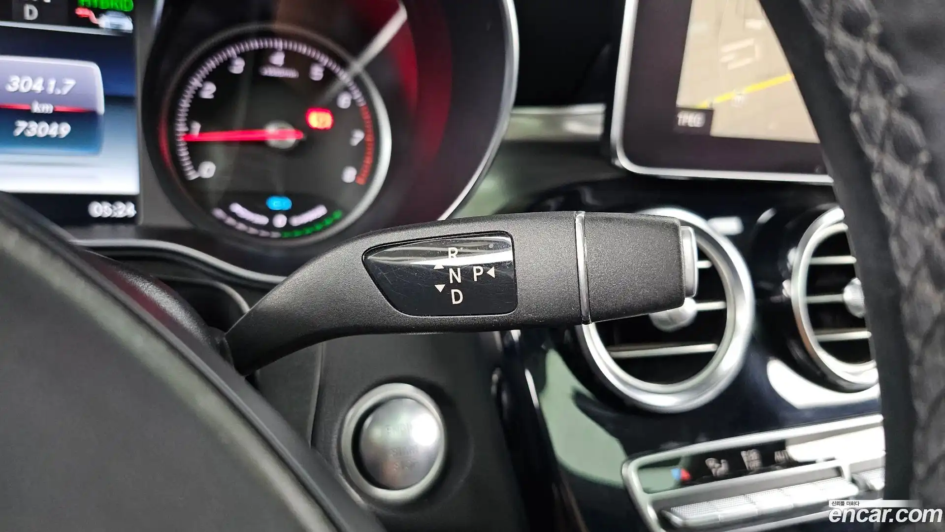 GLC-Class Mercedes-Benz 2018.11-INNER-009