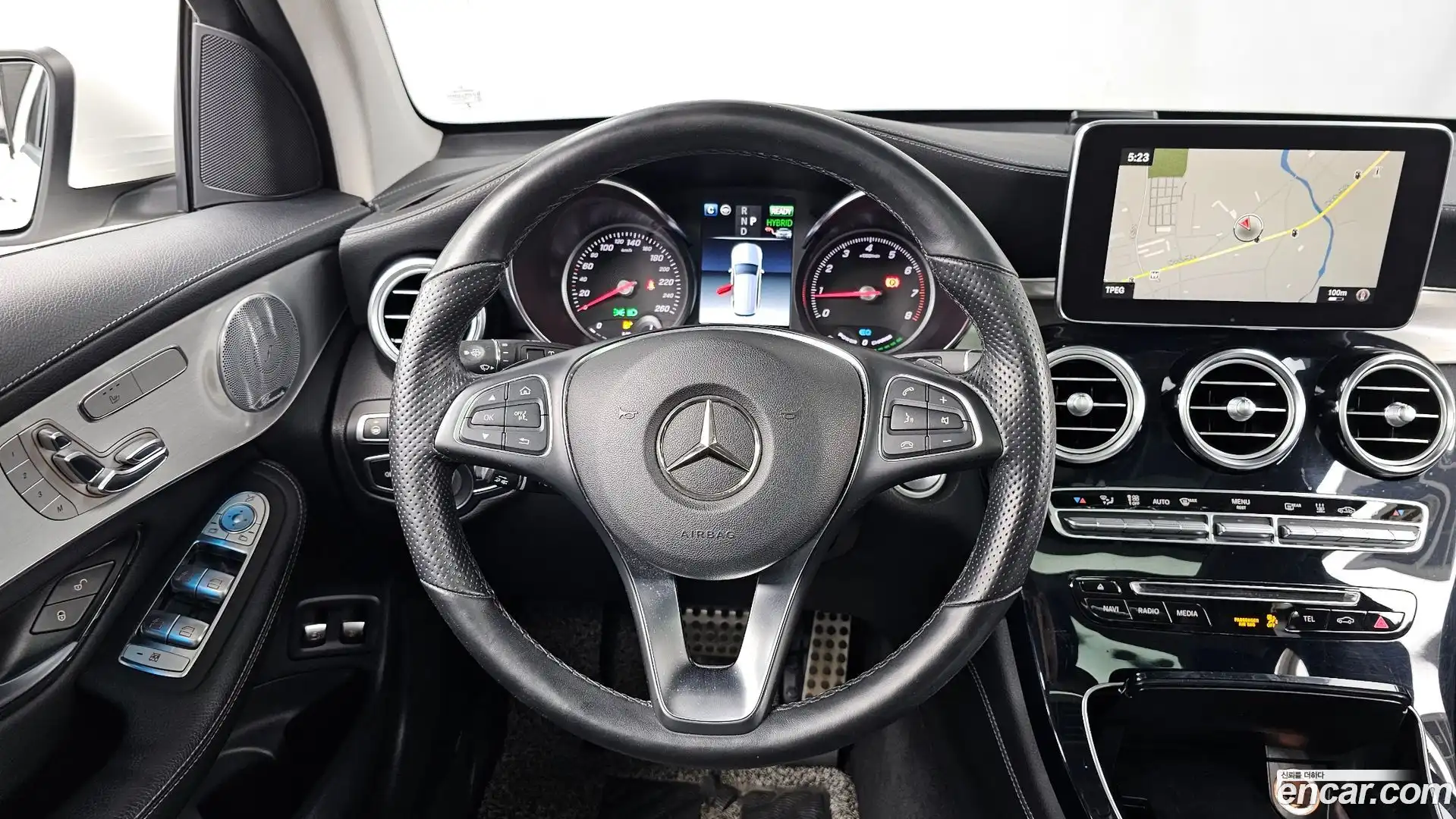 GLC-Class Mercedes-Benz 2018.11-OPTION-017