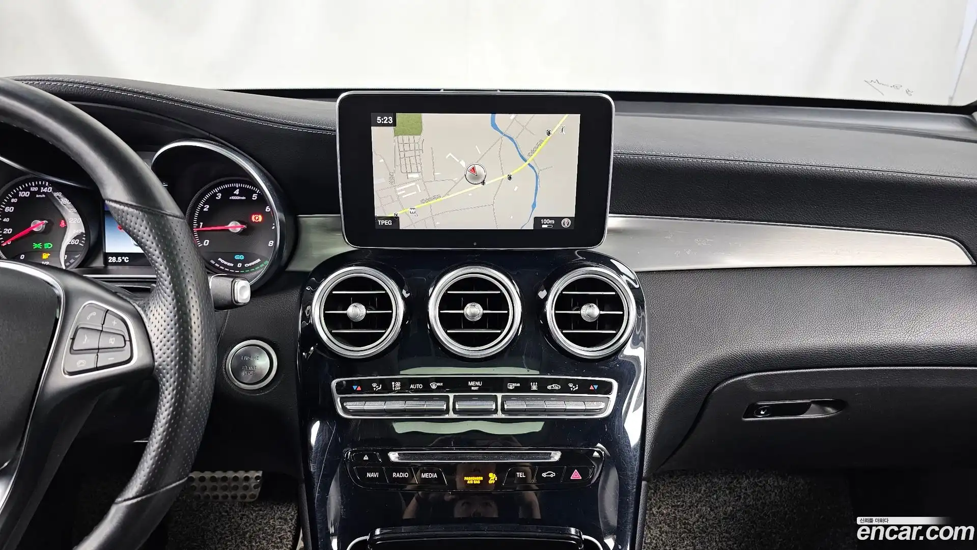 GLC-Class Mercedes-Benz 2018.11-OPTION-018