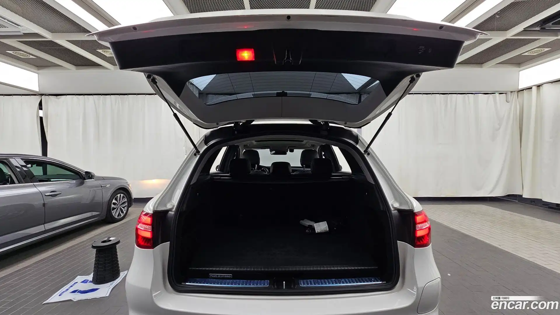 GLC-Class Mercedes-Benz 2018.11-OPTION-024