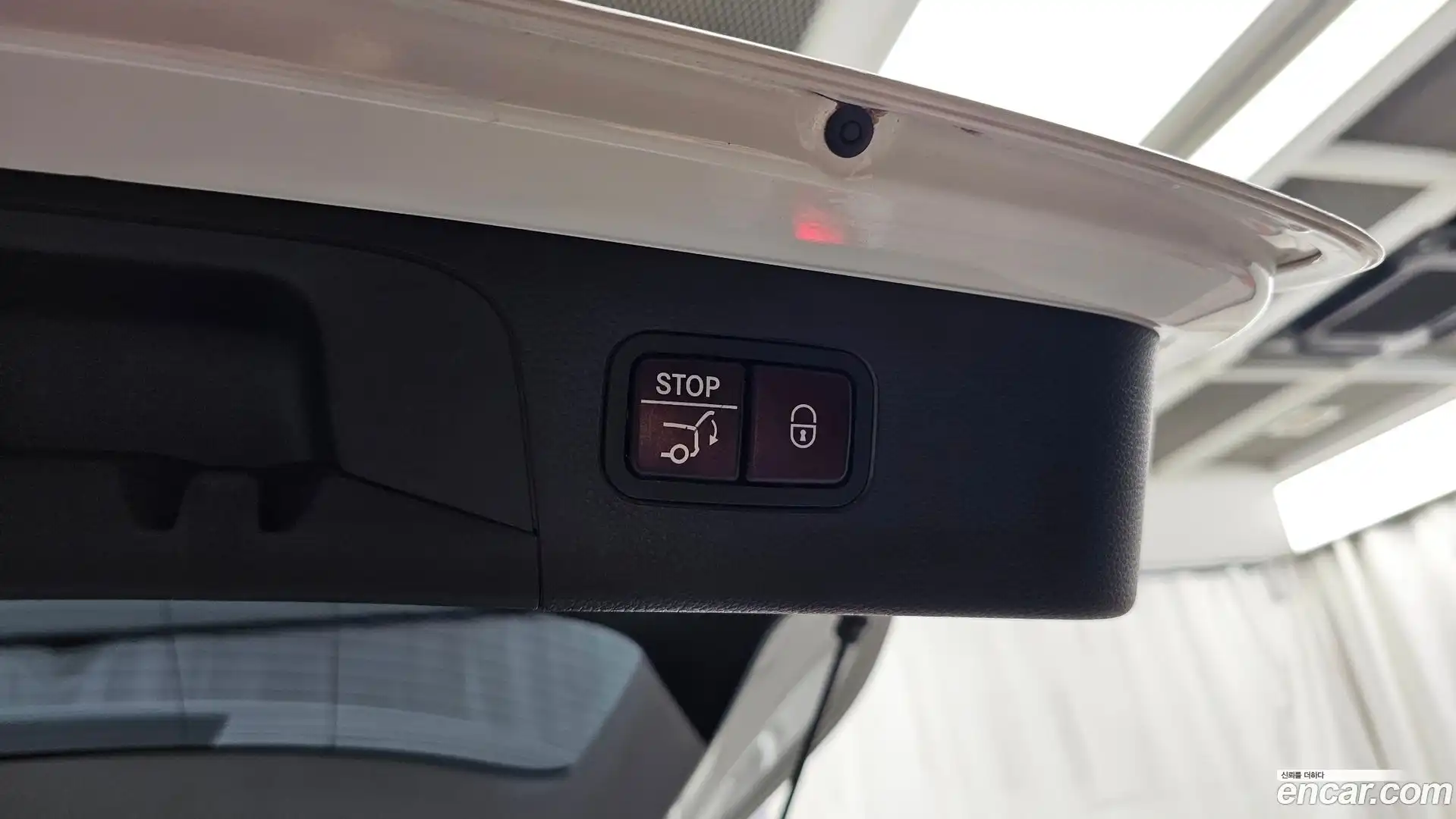 GLC-Class Mercedes-Benz 2018.11-OPTION-045