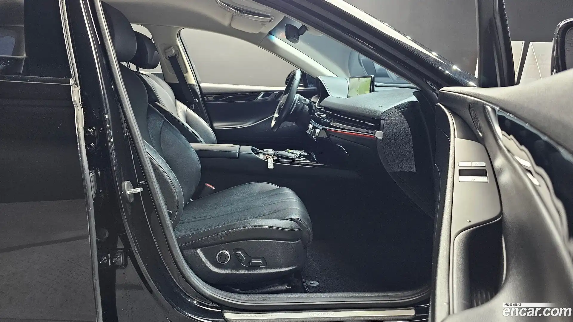 G80 Genesis 2021.2-INNER-036