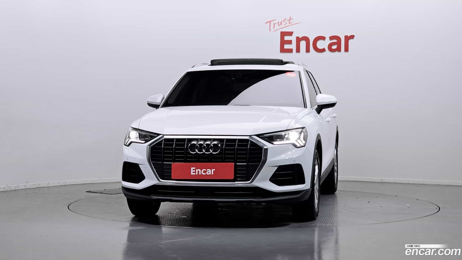 Q3 Audi 2020.10-OUTER-003