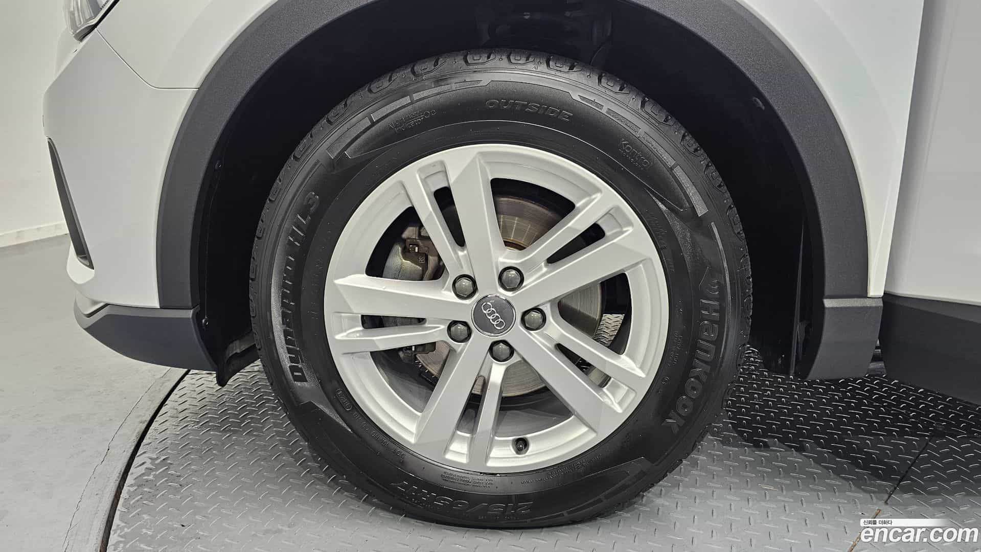 Q3 Audi 2020.10-OUTER-005