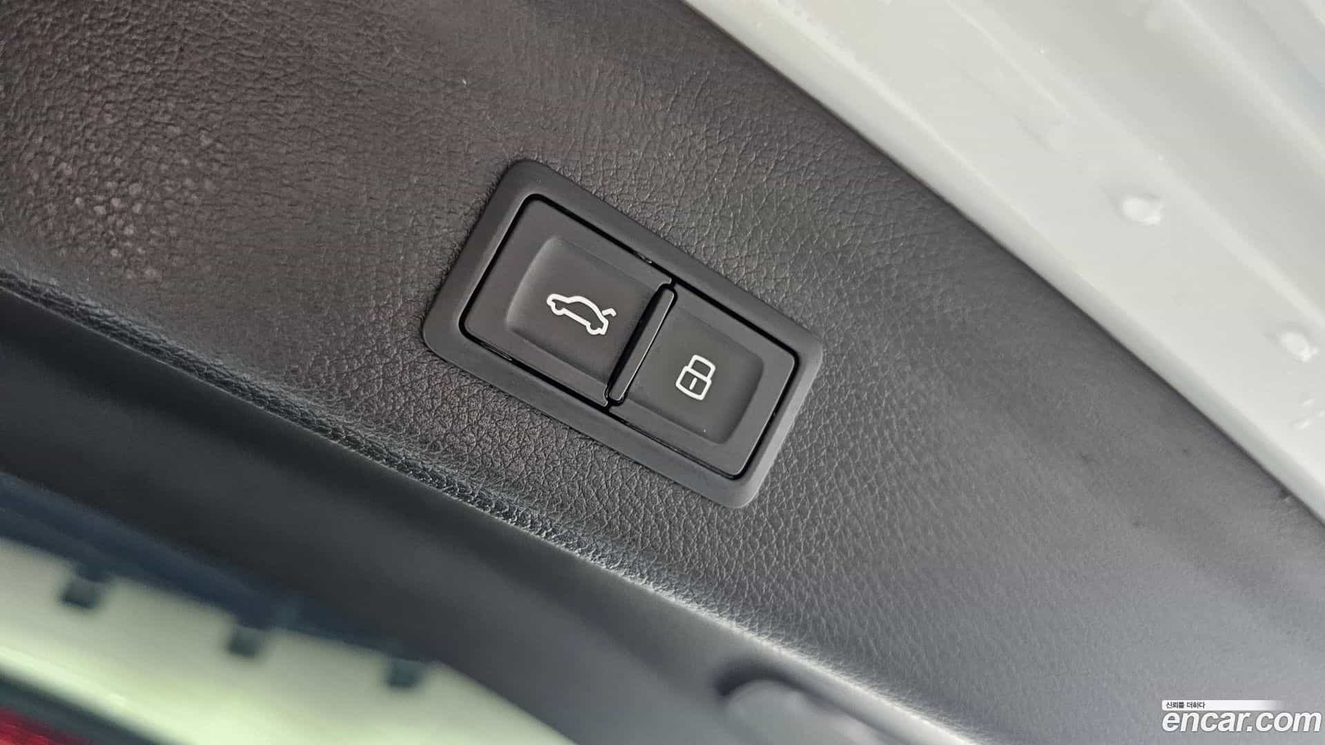 Q3 Audi 2020.10-OPTION-021